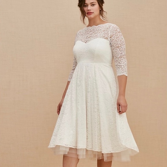 NWT Torrid Ivory Lace Wedding Dress, tea length size 26 - Picture 1 of 8